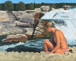 Vrouw in bikini aan het water